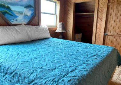 Room 10 - king size bed with turquoise bedspread