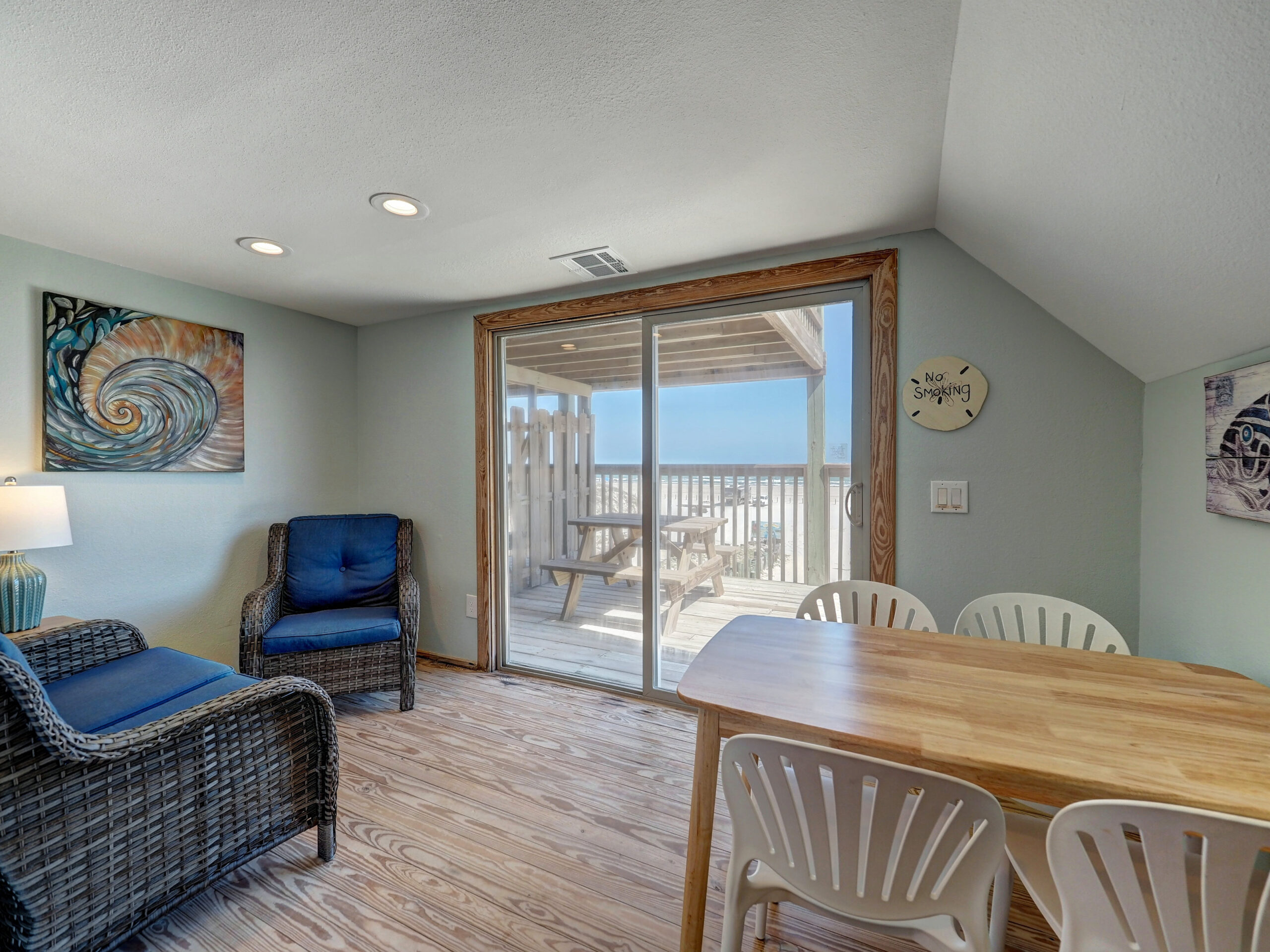 Salty Seagull - Sitting Area