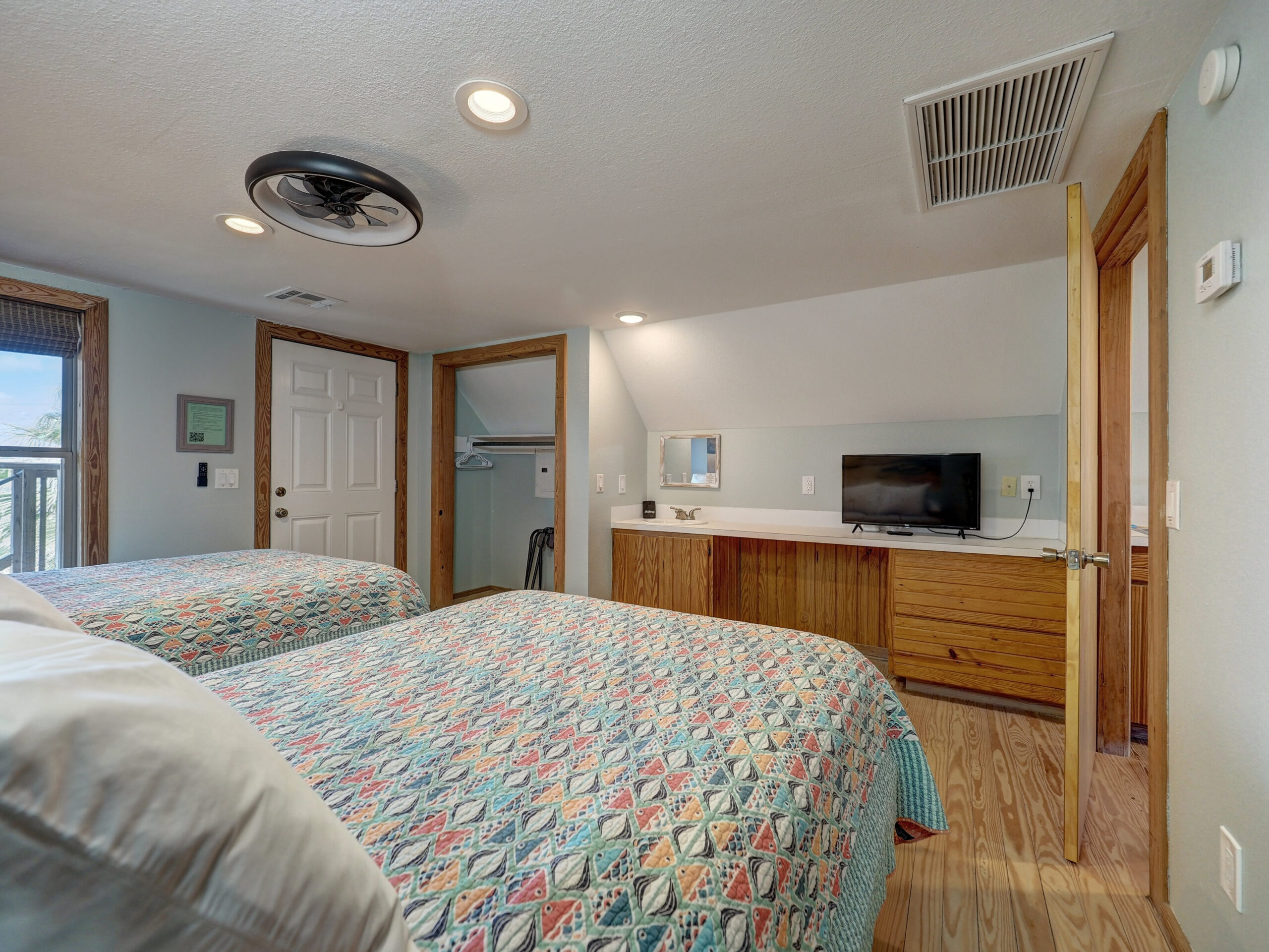 Surf's Up - Bedroom