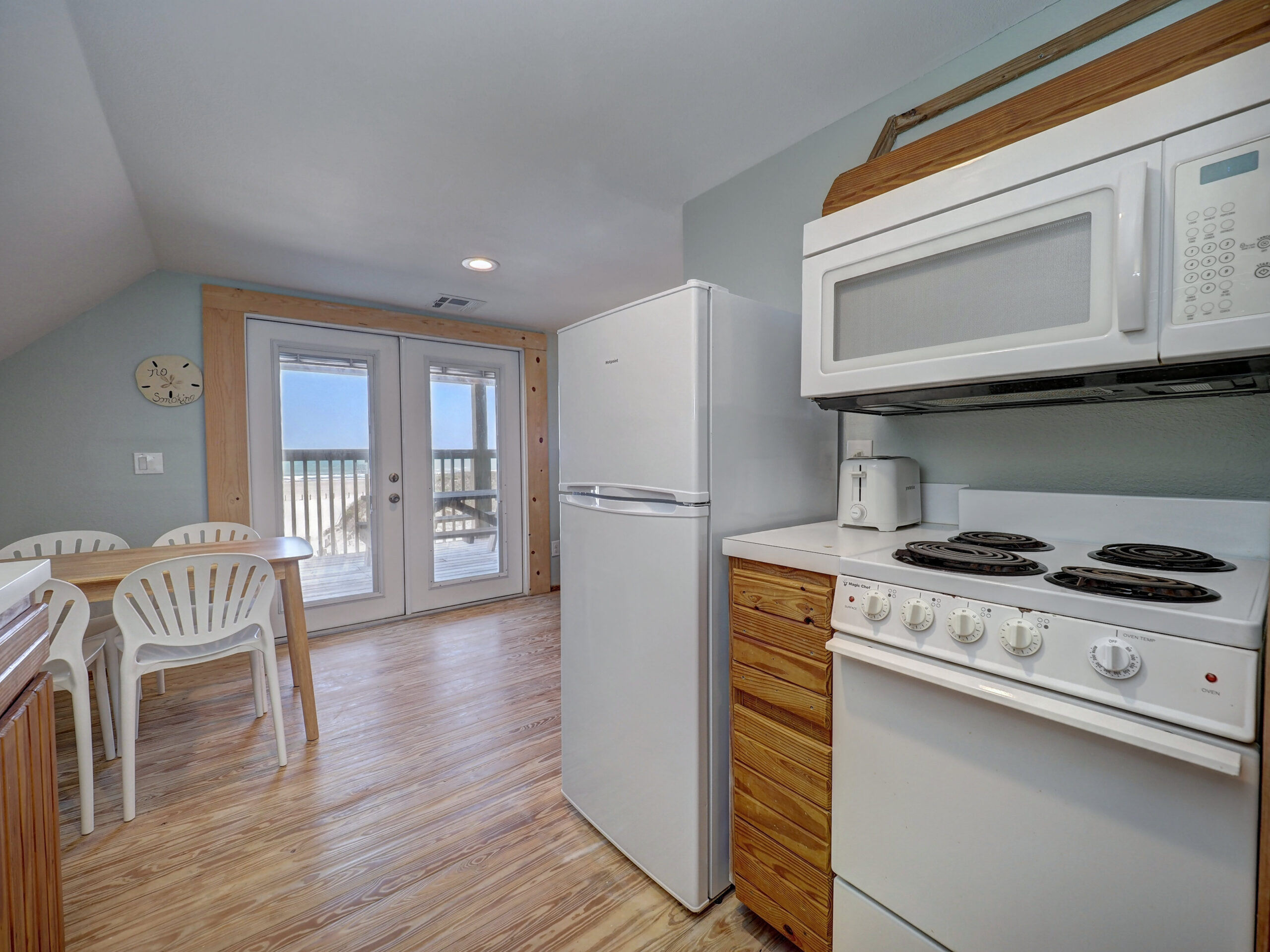Surf's Up - Kitchen